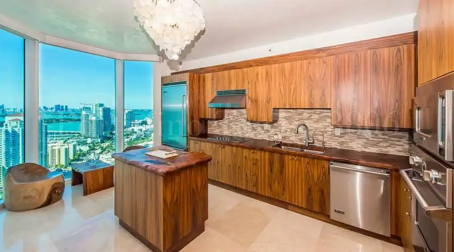 300 South Pointe Drive,Miami Beach,Florida 33139,United States,2 Bedrooms Bedrooms,2 BathroomsBathrooms,Residential,300 South Pointe Drive,187220