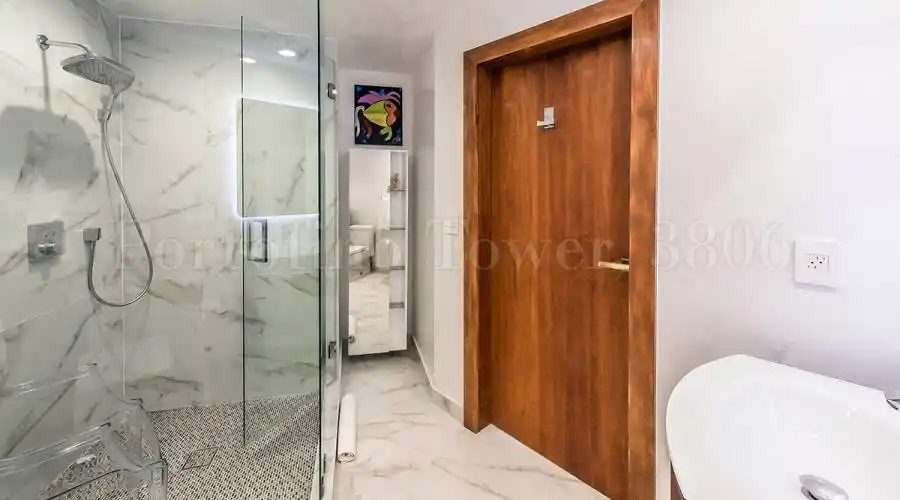 300 South Pointe Drive,Miami Beach,Florida 33139,United States,2 Bedrooms Bedrooms,2 BathroomsBathrooms,Residential,300 South Pointe Drive,187220