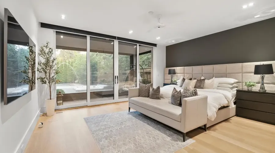 2488 Lakeshore Road E, Oakville, Ontario, L6J 6G2, Canada, 4 Bedrooms Bedrooms, ,6 BathroomsBathrooms,Residential,For Sale,Lakeshore Road E,1912837
