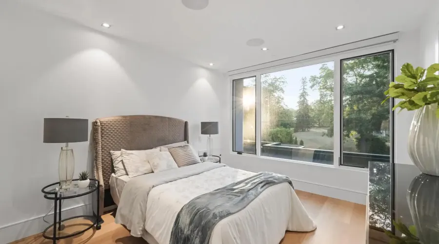 2488 Lakeshore Road E, Oakville, Ontario, L6J 6G2, Canada, 4 Bedrooms Bedrooms, ,6 BathroomsBathrooms,Residential,For Sale,Lakeshore Road E,1912837