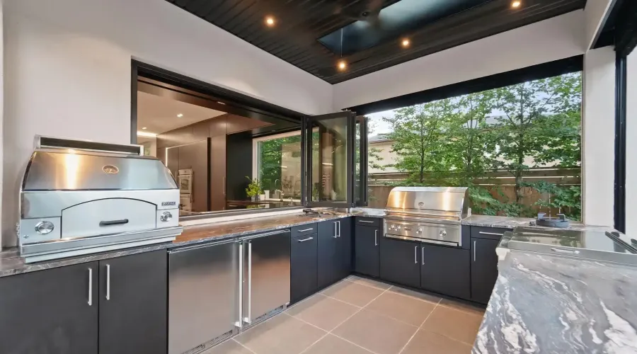 2488 Lakeshore Road E, Oakville, Ontario, L6J 6G2, Canada, 4 Bedrooms Bedrooms, ,6 BathroomsBathrooms,Residential,For Sale,Lakeshore Road E,1912837