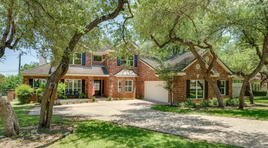 38 Cottondale Rd, The Hills, Texas, 78738, United States, 4 Bedrooms Bedrooms, ,3 BathroomsBathrooms,Single family home,For Sale,Cottondale Rd,1913064