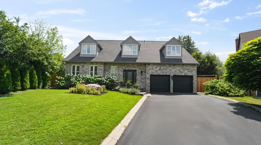 2592 Barrisdale Court, Mississauga, Ontario, L5N 2H2, Canada, 4 Bedrooms Bedrooms, ,5 BathroomsBathrooms,Residential,For Sale,Barrisdale Court,1913995