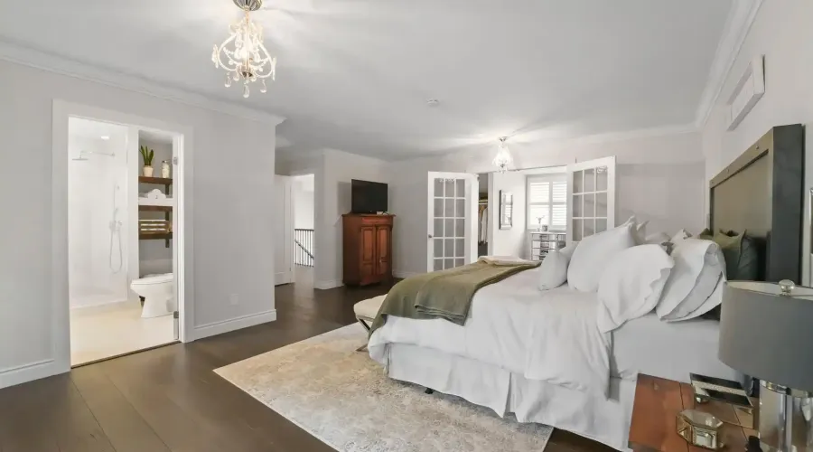 2592 Barrisdale Court, Mississauga, Ontario, L5N 2H2, Canada, 4 Bedrooms Bedrooms, ,5 BathroomsBathrooms,Residential,For Sale,Barrisdale Court,1913995