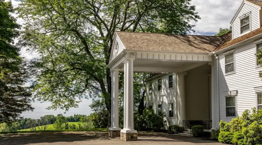 Seherr Thoss Drive, Litchfield, Connecticut, 06759, United States, 7 Bedrooms Bedrooms, 16 Rooms Rooms,6 BathroomsBathrooms,Residential,For Sale,Seherr Thoss,1914645