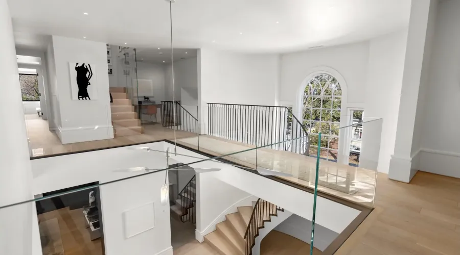55 Fayerweather St, Cambridge, Massachusetts, 02138, United States, 7 Bedrooms Bedrooms, ,9 BathroomsBathrooms,Residential,Residential,1918789