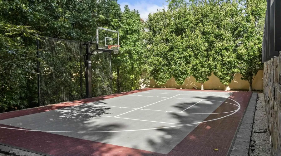 55 Fayerweather St, Cambridge, Massachusetts, 02138, United States, 7 Bedrooms Bedrooms, ,9 BathroomsBathrooms,Residential,Residential,1918789