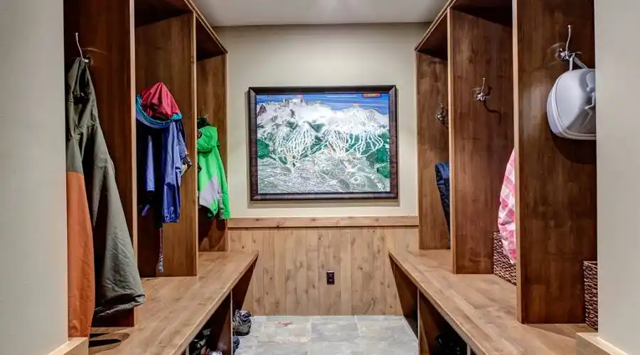 131 Windwood,Breckenridge,Colorado 80424,United States,6 Bedrooms Bedrooms,10 Rooms Rooms,6 BathroomsBathrooms,Residential,Windwood,187972