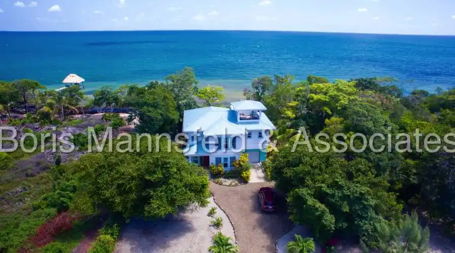 Plantation,Placencia,Stann Creek,00000,Belize,3 Bedrooms Bedrooms,2 BathroomsBathrooms,Residential,Plantation ,188078