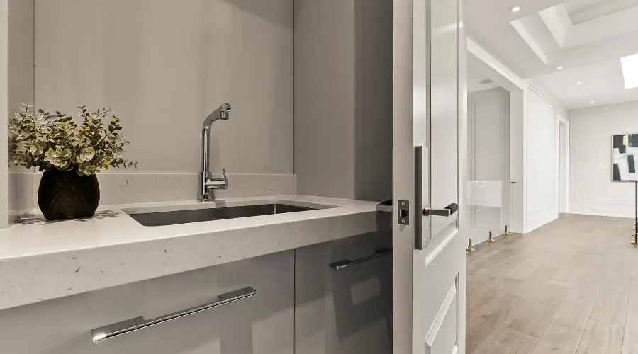 321 Morden Road, Oakville, Ontario, L6K 2S6, Canada, 4 Bedrooms Bedrooms, ,7 BathroomsBathrooms,Residential,For Sale,1922754