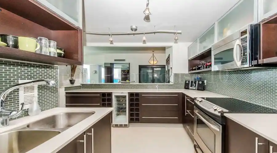 4001 South Ocean Drive,Hollywood,Florida 33019,United States,3 Bedrooms Bedrooms,2 BathroomsBathrooms,Residential,4001 South Ocean Drive,17,188270