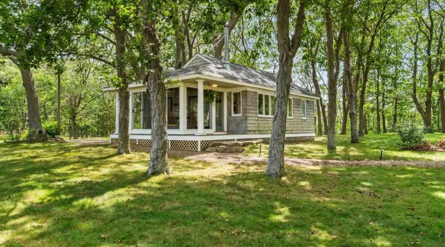 Essex, Massachusetts, United States, 3 Bedrooms Bedrooms, 5 Rooms Rooms,1 BathroomBathrooms,Residential,For Sale,1933909