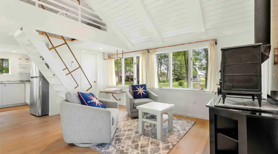 Essex, Massachusetts, United States, 3 Bedrooms Bedrooms, 5 Rooms Rooms,1 BathroomBathrooms,Residential,For Sale,1933909