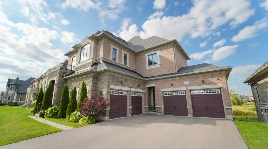 40 Quintette Close, Brampton, Ontario, L6P 4E1, Canada, 6 Bedrooms Bedrooms, ,8 BathroomsBathrooms,Residential,For Sale,1934837