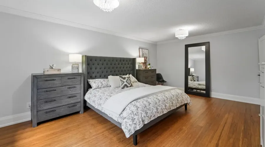 1117 Fleet Street, Mississauga, Ontario, L5H 3P4, Canada, 4 Bedrooms Bedrooms, ,4 BathroomsBathrooms,Residential,For Sale,1936172