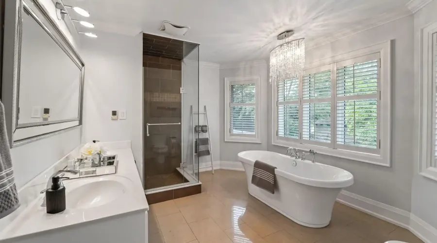 1117 Fleet Street, Mississauga, Ontario, L5H 3P4, Canada, 4 Bedrooms Bedrooms, ,4 BathroomsBathrooms,Residential,For Sale,1936172