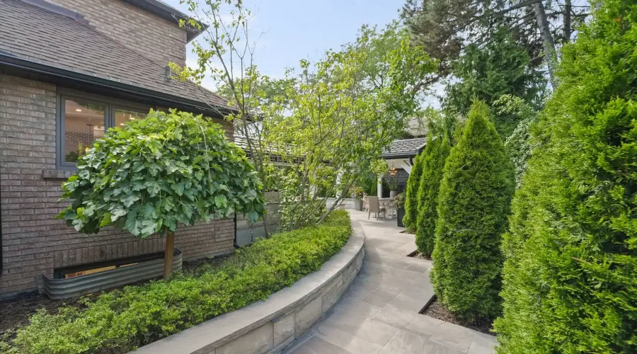 1117 Fleet Street, Mississauga, Ontario, L5H 3P4, Canada, 4 Bedrooms Bedrooms, ,4 BathroomsBathrooms,Residential,For Sale,1936172