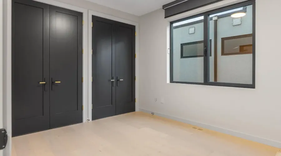 1090 Ella Avenue, Mississauga, Ontario, L5E 1H5, Canada, 3 Bedrooms Bedrooms, ,4 BathroomsBathrooms,Residential,For Sale,1936173