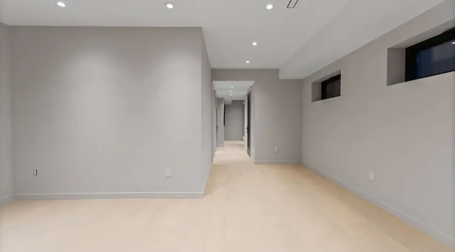1090 Ella Avenue, Mississauga, Ontario, L5E 1H5, Canada, 3 Bedrooms Bedrooms, ,4 BathroomsBathrooms,Residential,For Sale,1936173