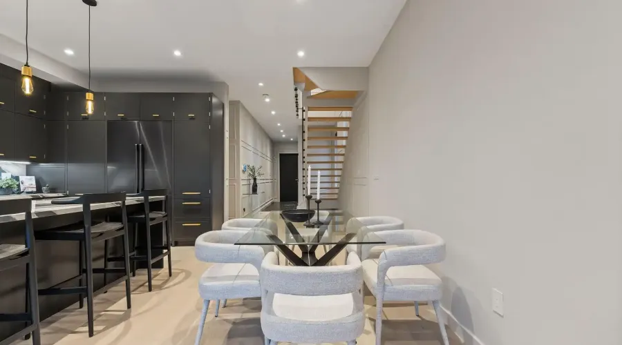 1090 Ella Avenue, Mississauga, Ontario, L5E 1H5, Canada, 3 Bedrooms Bedrooms, ,4 BathroomsBathrooms,Residential,For Sale,1936173