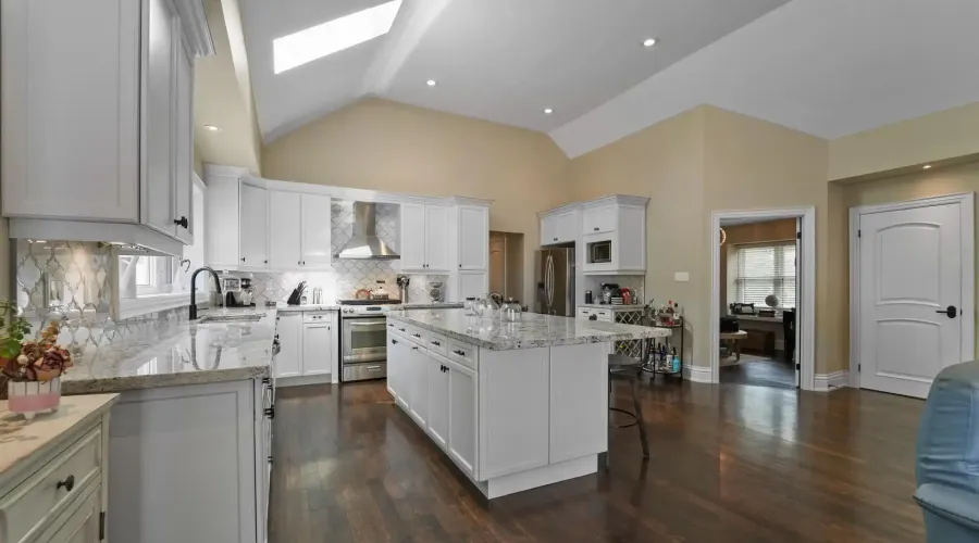 1480 Clarkson Road N, Mississauga, Ontario, L5J 2W9, Canada, 3 Bedrooms Bedrooms, ,3 BathroomsBathrooms,Residential,For Sale,1936174