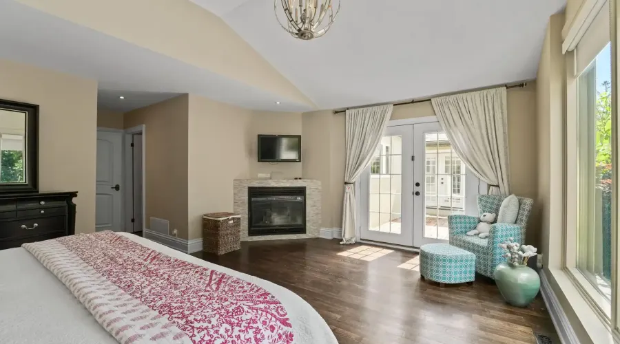 1480 Clarkson Road N, Mississauga, Ontario, L5J 2W9, Canada, 3 Bedrooms Bedrooms, ,3 BathroomsBathrooms,Residential,For Sale,1936174