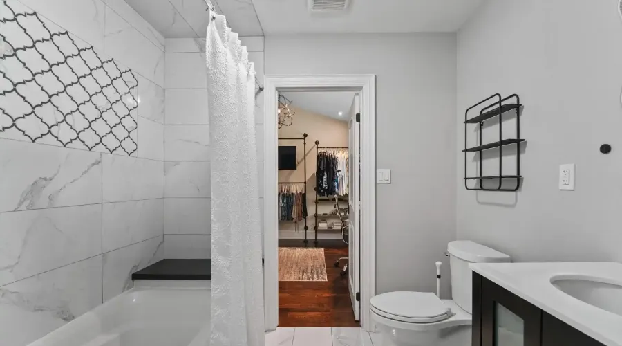 1480 Clarkson Road N, Mississauga, Ontario, L5J 2W9, Canada, 3 Bedrooms Bedrooms, ,3 BathroomsBathrooms,Residential,For Sale,1936174
