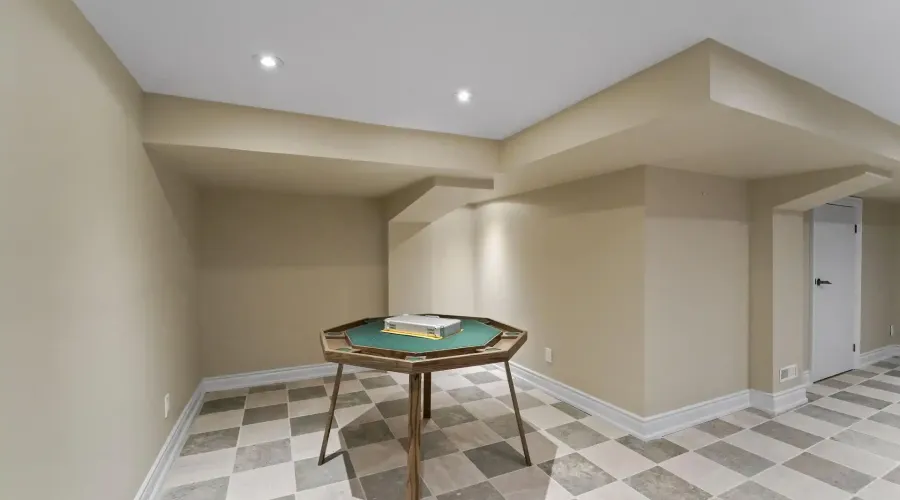 1480 Clarkson Road N, Mississauga, Ontario, L5J 2W9, Canada, 3 Bedrooms Bedrooms, ,3 BathroomsBathrooms,Residential,For Sale,1936174