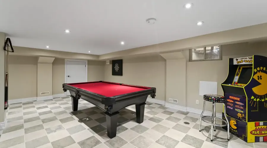 1480 Clarkson Road N, Mississauga, Ontario, L5J 2W9, Canada, 3 Bedrooms Bedrooms, ,3 BathroomsBathrooms,Residential,For Sale,1936174
