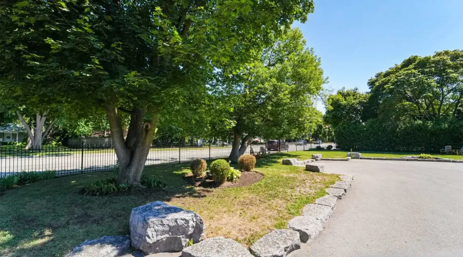 1480 Clarkson Road N, Mississauga, Ontario, L5J 2W9, Canada, 3 Bedrooms Bedrooms, ,3 BathroomsBathrooms,Residential,For Sale,1936174