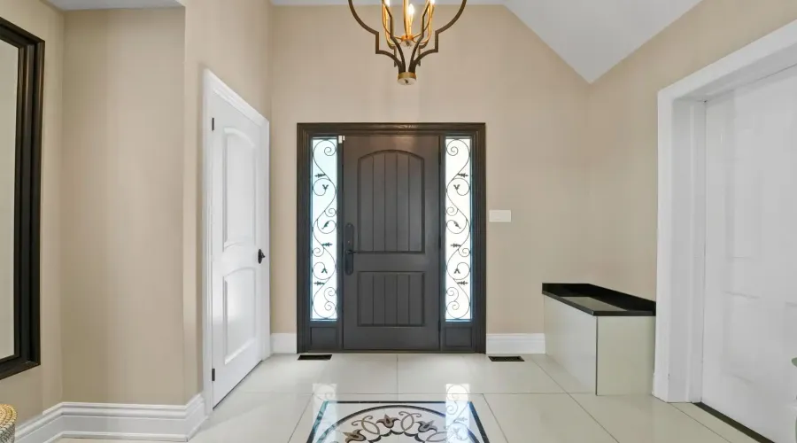 1480 Clarkson Road N, Mississauga, Ontario, L5J 2W9, Canada, 3 Bedrooms Bedrooms, ,3 BathroomsBathrooms,Residential,For Sale,1936174
