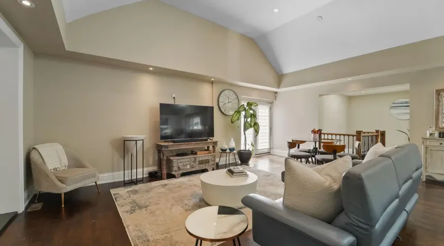 1480 Clarkson Road N, Mississauga, Ontario, L5J 2W9, Canada, 3 Bedrooms Bedrooms, ,3 BathroomsBathrooms,Residential,For Sale,1936174