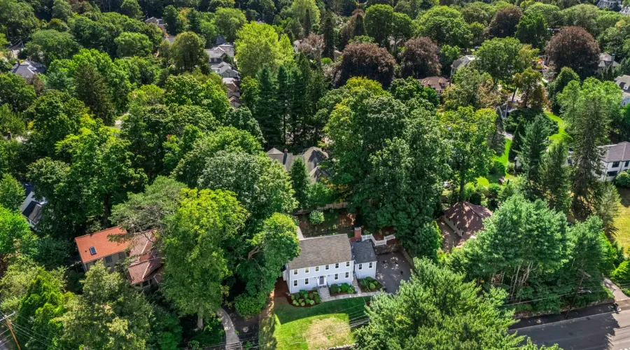 45 Hancock St, Lexington, Massachusetts, 02420, United States, 5 Bedrooms Bedrooms, 11 Rooms Rooms,3 BathroomsBathrooms,Residential,For Sale,Hancock,1936175