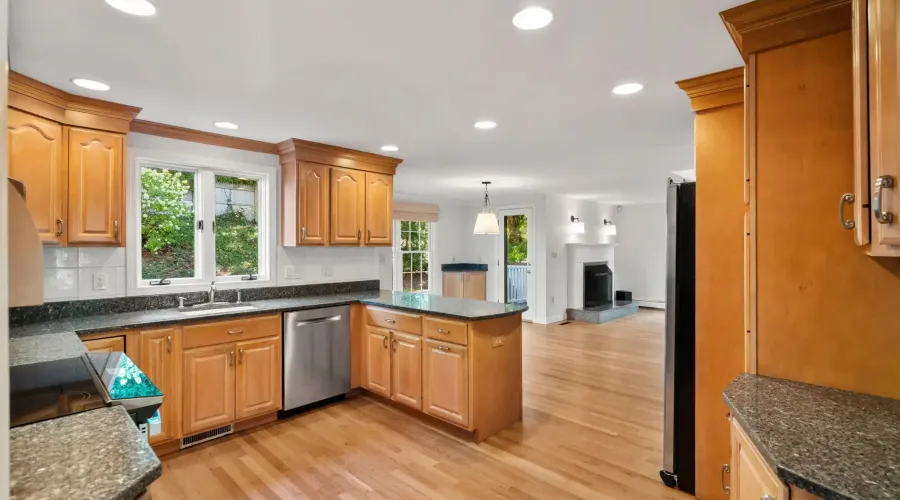 45 Hancock St, Lexington, Massachusetts, 02420, United States, 5 Bedrooms Bedrooms, 11 Rooms Rooms,3 BathroomsBathrooms,Residential,For Sale,Hancock,1936175