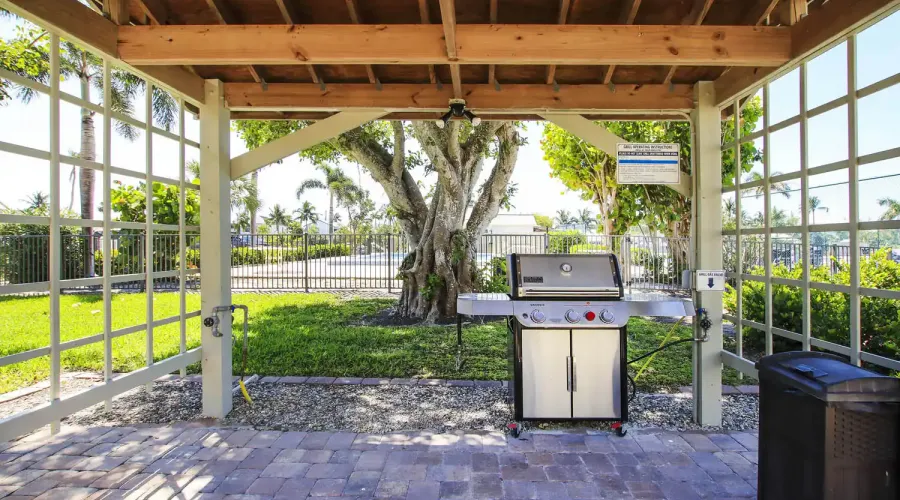 760 Sextant Drive, Sanibel, Florida, 33957, United States, 2 Bedrooms Bedrooms, 7 Rooms Rooms,2 BathroomsBathrooms,Waterfront,For Sale,Mariner Pointe,Sextant,3,1941395