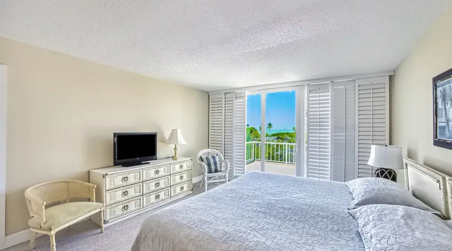 200 Periwinkle Way, Sanibel, Florida, 33957, United States, 3 Bedrooms Bedrooms, 10 Rooms Rooms,2 BathroomsBathrooms,Condo,For Sale,Lighthouse Point,Periwinkle,2,1941396