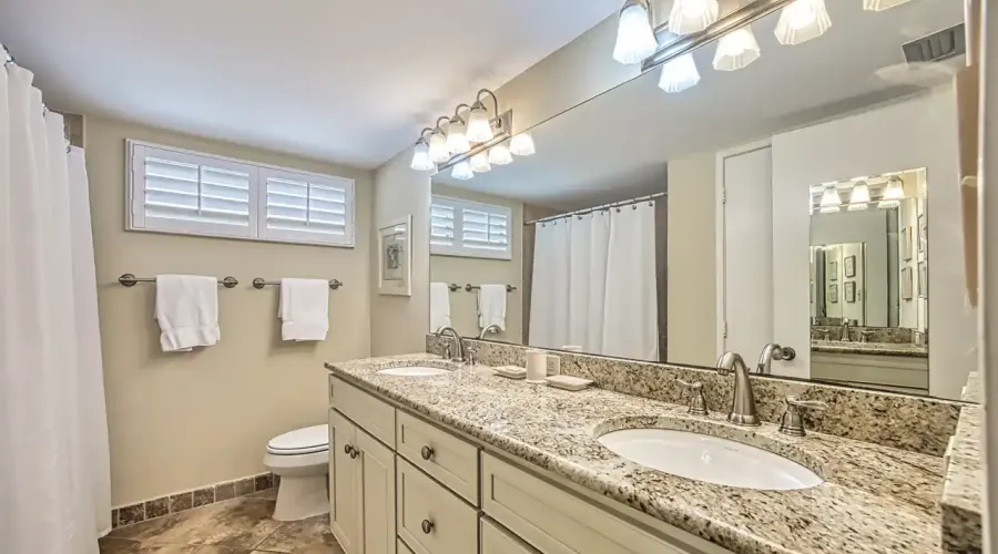 200 Periwinkle Way, Sanibel, Florida, 33957, United States, 3 Bedrooms Bedrooms, 10 Rooms Rooms,2 BathroomsBathrooms,Condo,For Sale,Lighthouse Point,Periwinkle,2,1941396