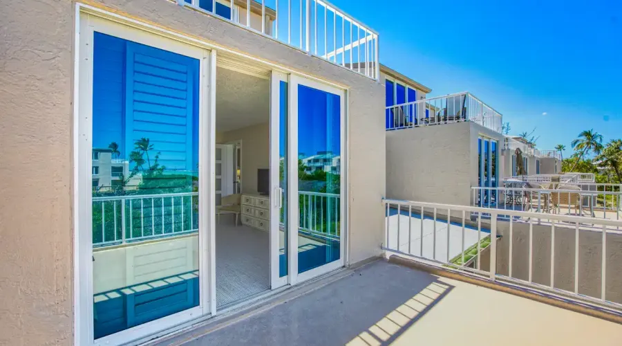 200 Periwinkle Way, Sanibel, Florida, 33957, United States, 3 Bedrooms Bedrooms, 10 Rooms Rooms,2 BathroomsBathrooms,Condo,For Sale,Lighthouse Point,Periwinkle,2,1941396
