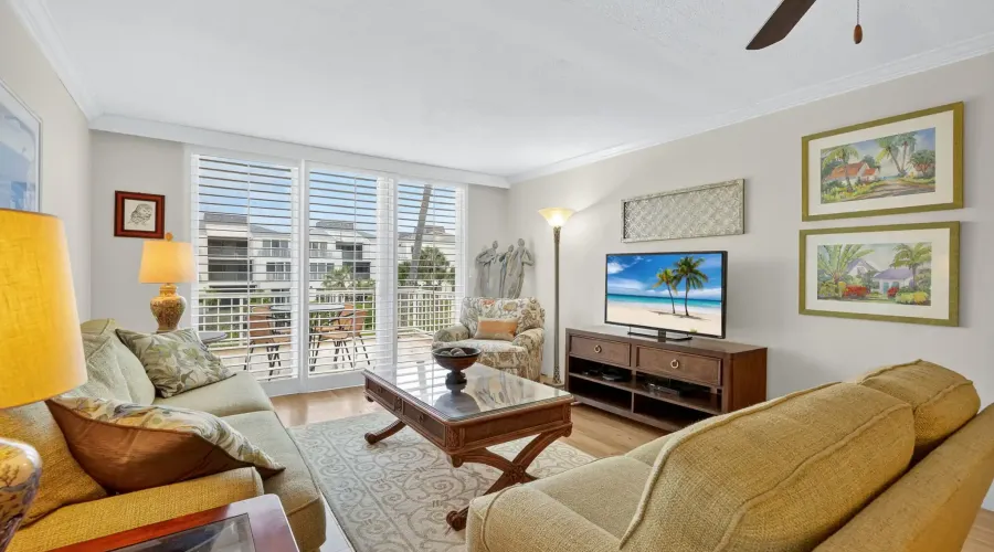 200 Periwinkle Way, Sanibel, Florida, 33957, United States, 3 Bedrooms Bedrooms, 8 Rooms Rooms,2 BathroomsBathrooms,Waterfront,For Sale,Lighthouse Point,Periwinkle,2,1941397