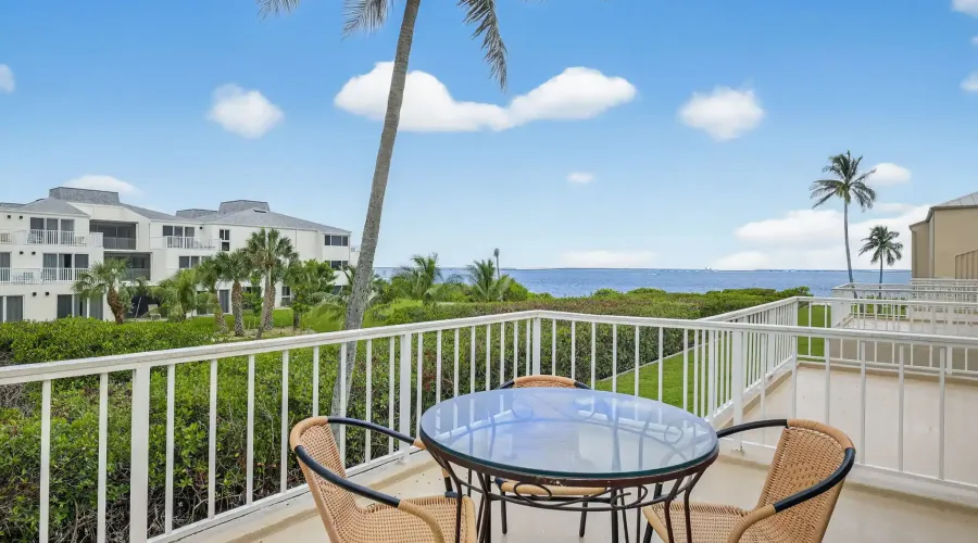 200 Periwinkle Way, Sanibel, Florida, 33957, United States, 3 Bedrooms Bedrooms, 8 Rooms Rooms,2 BathroomsBathrooms,Waterfront,For Sale,Lighthouse Point,Periwinkle,2,1941397