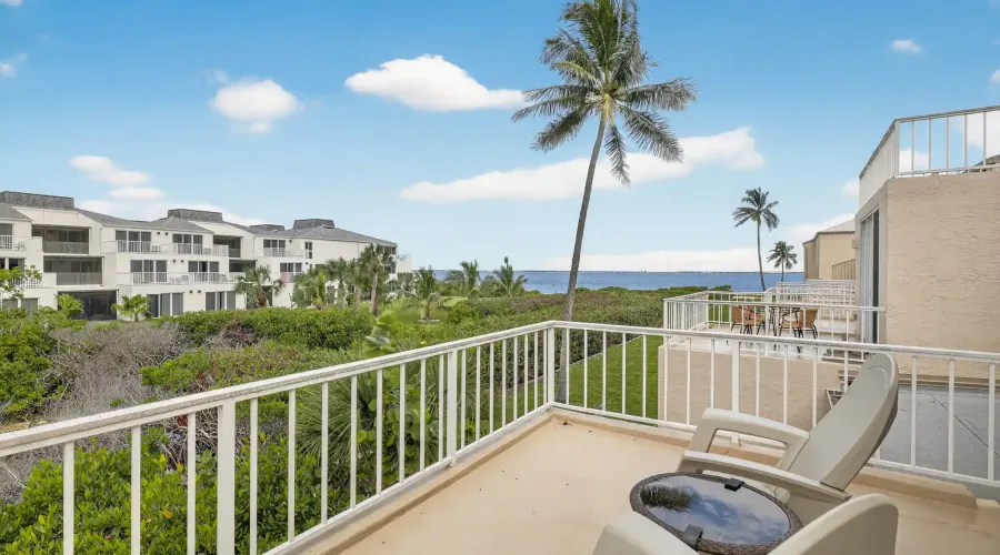 200 Periwinkle Way, Sanibel, Florida, 33957, United States, 3 Bedrooms Bedrooms, 8 Rooms Rooms,2 BathroomsBathrooms,Waterfront,For Sale,Lighthouse Point,Periwinkle,2,1941397