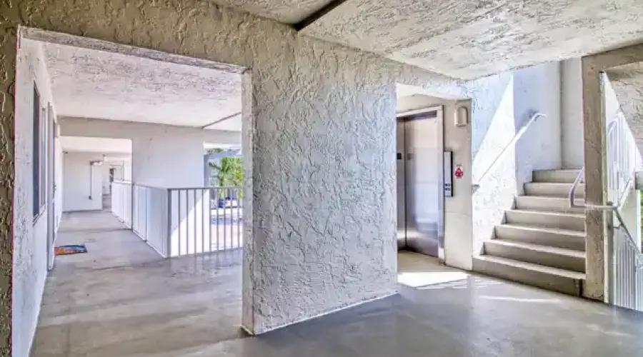 200 Periwinkle Way, Sanibel, Florida, 33957, United States, 3 Bedrooms Bedrooms, 8 Rooms Rooms,2 BathroomsBathrooms,Waterfront,For Sale,Lighthouse Point,Periwinkle,2,1941397