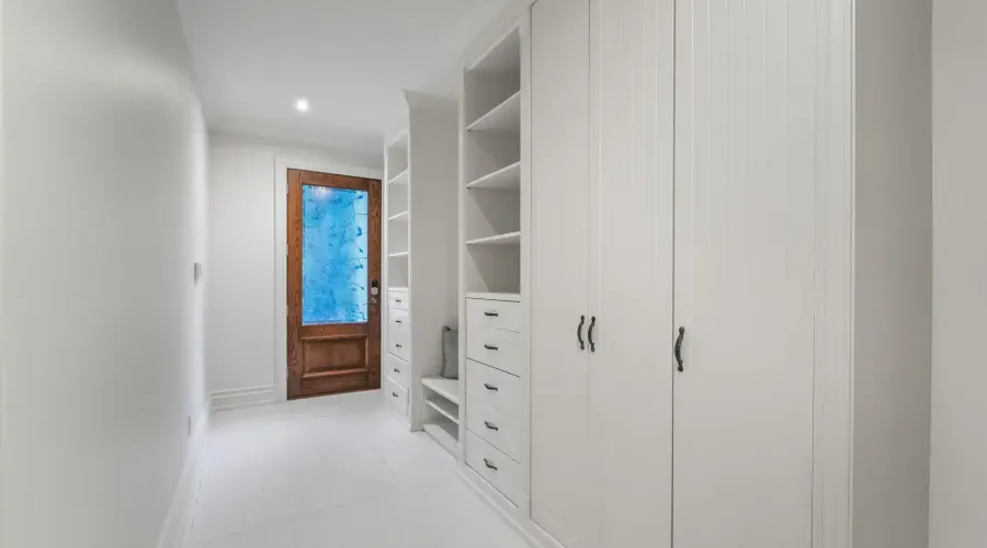 2025 Heartwood Court, Mississauga, Ontario, L5C 4P7, Canada, 4 Bedrooms Bedrooms, ,5 BathroomsBathrooms,Residential,For Sale,1942412