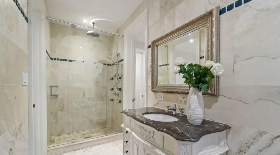 2025 Heartwood Court, Mississauga, Ontario, L5C 4P7, Canada, 4 Bedrooms Bedrooms, ,5 BathroomsBathrooms,Residential,For Sale,1942412