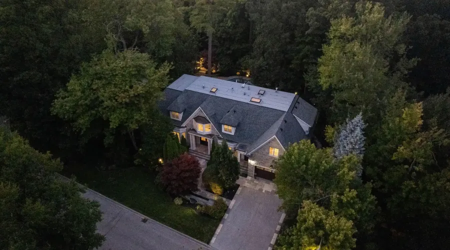 2025 Heartwood Court, Mississauga, Ontario, L5C 4P7, Canada, 4 Bedrooms Bedrooms, ,5 BathroomsBathrooms,Residential,For Sale,1942412