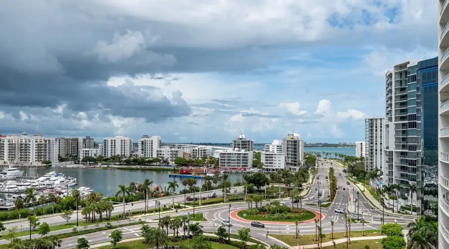 1255 N Gulfstream Ave, Sarasota, Florida, 34236, United States, 2 Bedrooms Bedrooms, 5 Rooms Rooms,2 BathroomsBathrooms,Residential,For Sale,Bay Plaza,Gulfstream Ave,1942413