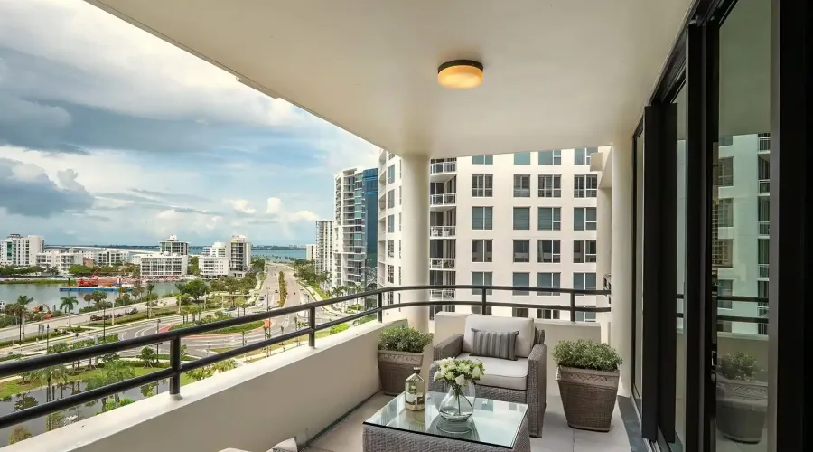 1255 N Gulfstream Ave, Sarasota, Florida, 34236, United States, 2 Bedrooms Bedrooms, 5 Rooms Rooms,2 BathroomsBathrooms,Residential,For Sale,Bay Plaza,Gulfstream Ave,1942413