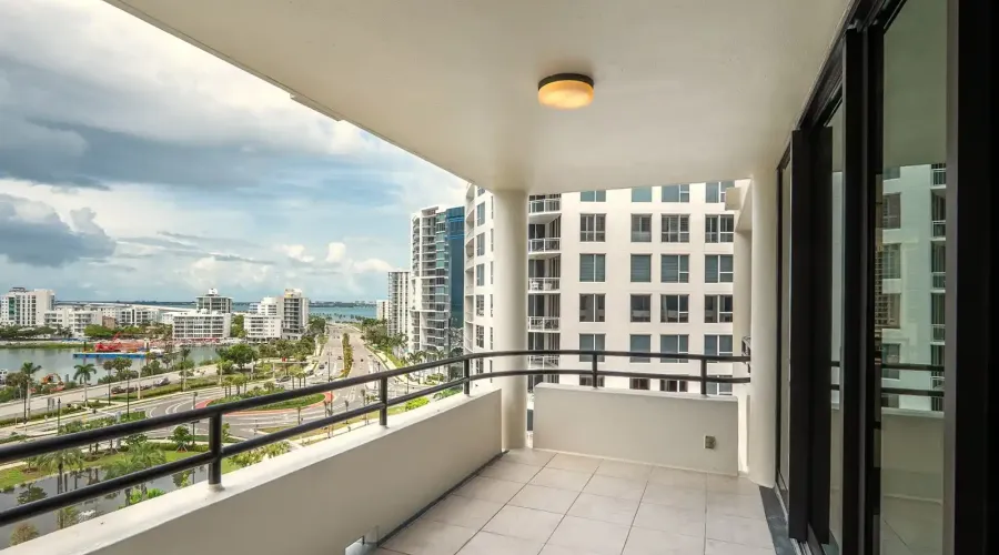 1255 N Gulfstream Ave, Sarasota, Florida, 34236, United States, 2 Bedrooms Bedrooms, 5 Rooms Rooms,2 BathroomsBathrooms,Residential,For Sale,Bay Plaza,Gulfstream Ave,1942413