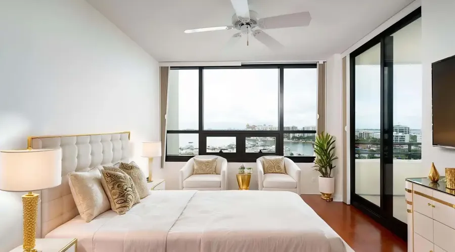 1255 N Gulfstream Ave, Sarasota, Florida, 34236, United States, 2 Bedrooms Bedrooms, 5 Rooms Rooms,2 BathroomsBathrooms,Residential,For Sale,Bay Plaza,Gulfstream Ave,1942413