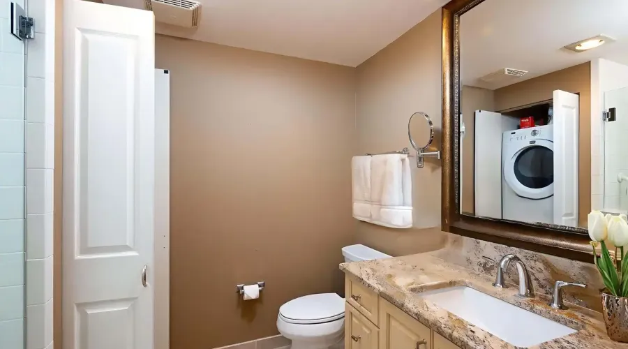 1255 N Gulfstream Ave, Sarasota, Florida, 34236, United States, 2 Bedrooms Bedrooms, 5 Rooms Rooms,2 BathroomsBathrooms,Residential,For Sale,Bay Plaza,Gulfstream Ave,1942413